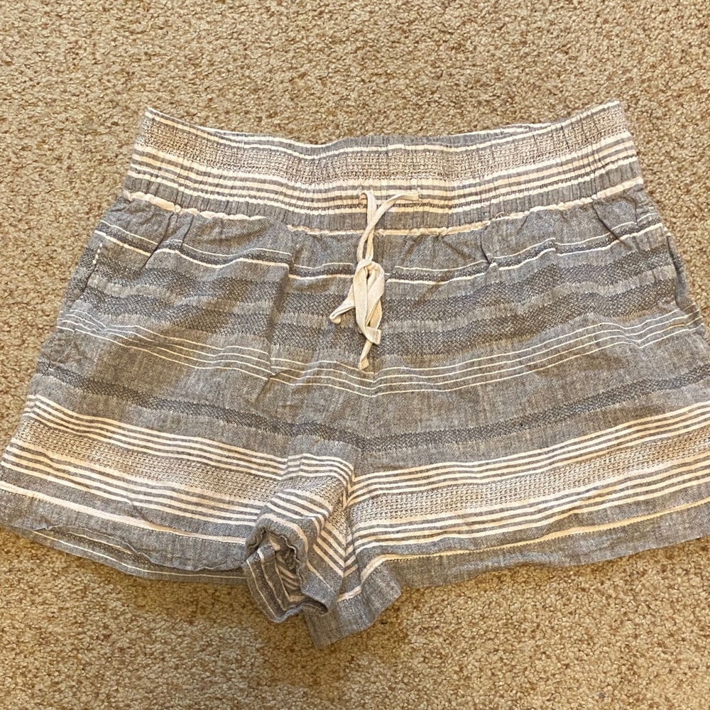 Artisan Ny High Waist Gray and Cream Striped Shorts